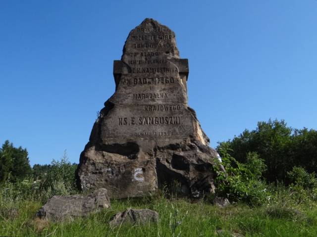 Pomnik/Obelisk - Przełęcz Sanguszki w Harbutowicach