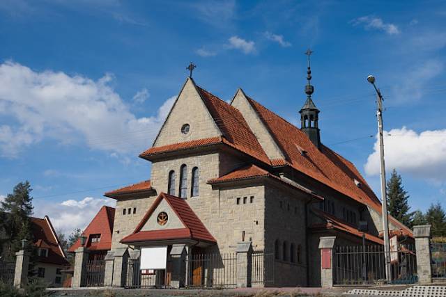 Kościół pw. Matki Bożej Królowej Polski w Tenczynie