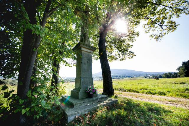 Kapliczka przydrożna – krzyż na Zakościelu w Trzemeśni