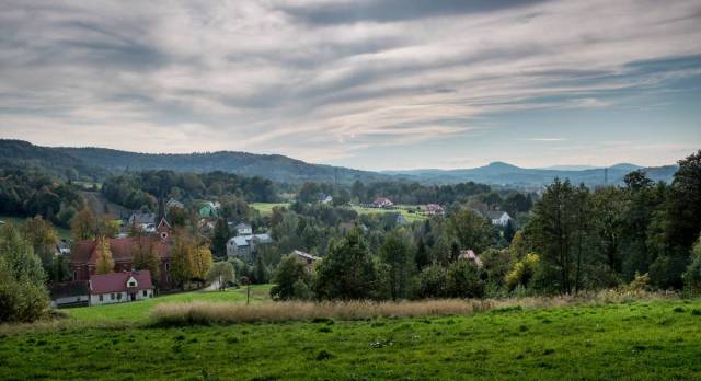 Panorama z okolic cmentarza w kierunku Lanckorony w Krzywaczce